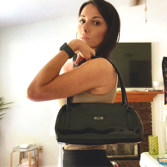 Guess🖤90’s Vintage Patent Leather Black Shoulder Bag Y2K - Picture 2 of 7